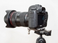 Canon EOS mit Spider-Plate auf Stativ